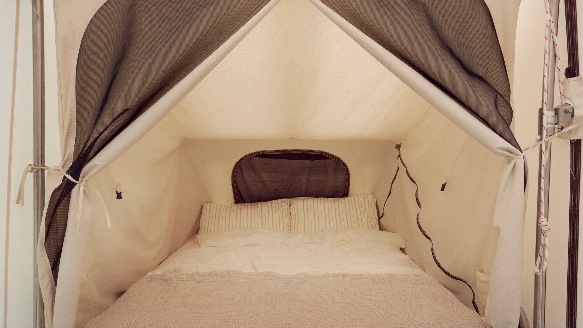 Holtkamper Nano comfortable sleeping compartment – product slide