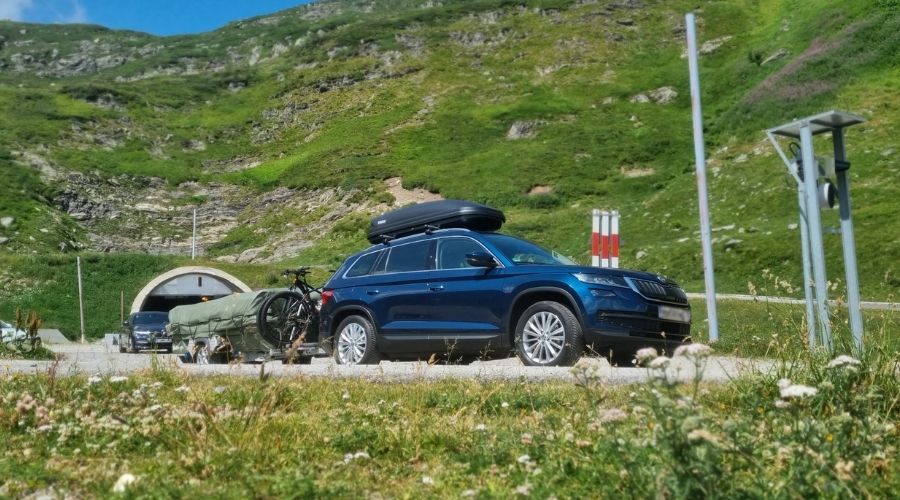 How fast can you drive with a folding trailer?