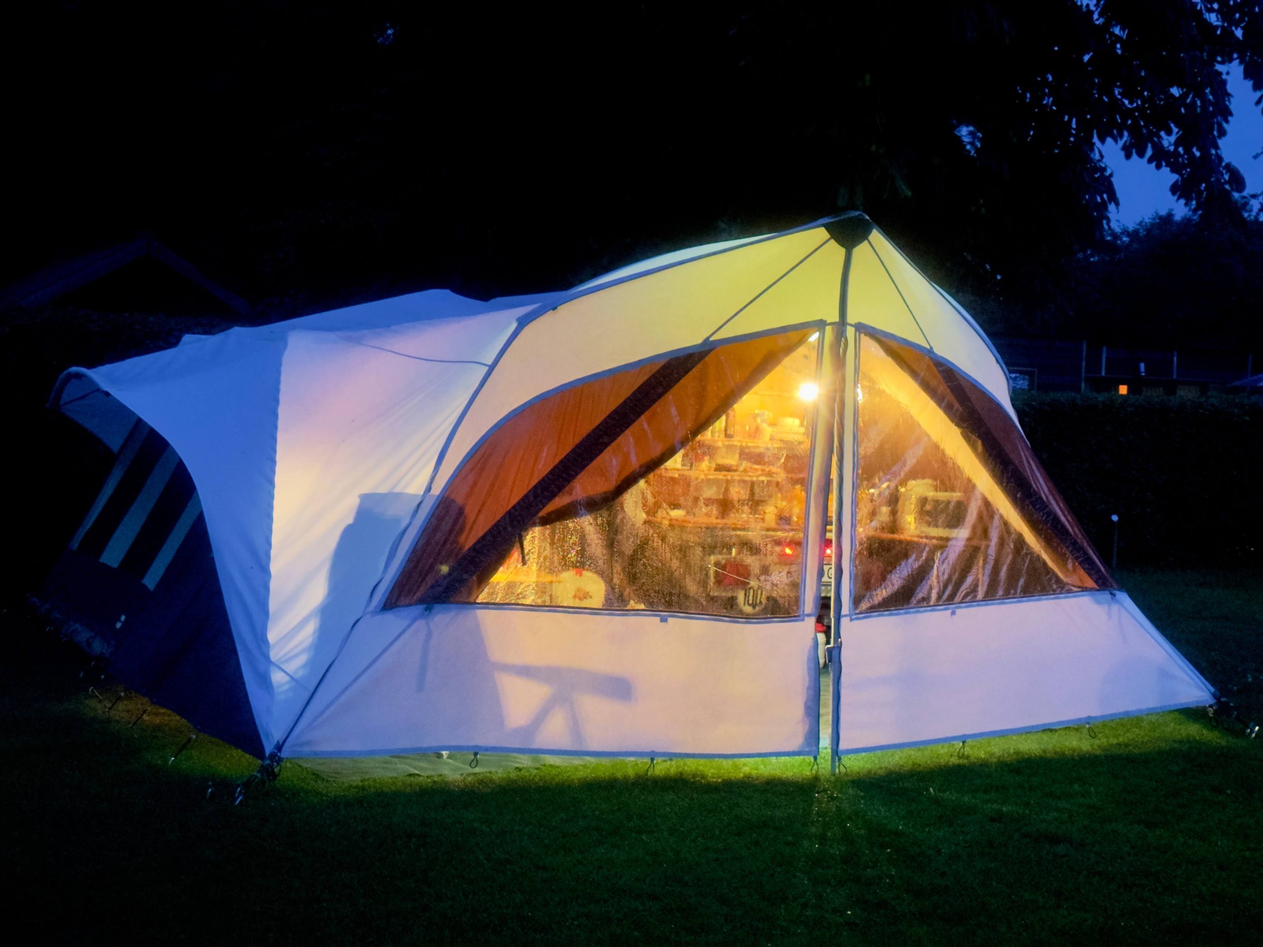 Customer review photo of Dolf and Irma with a Holtkamper trailer tent