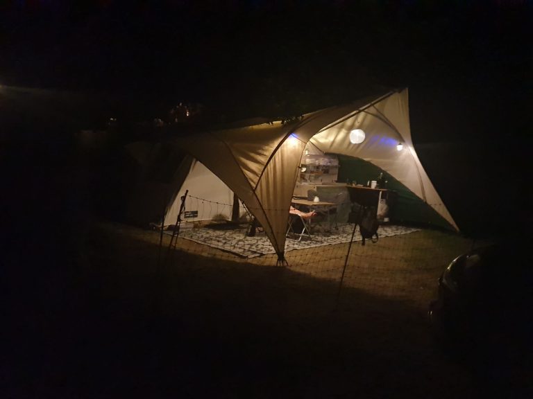 Customer review photo of René with a Holtkamper trailer tent